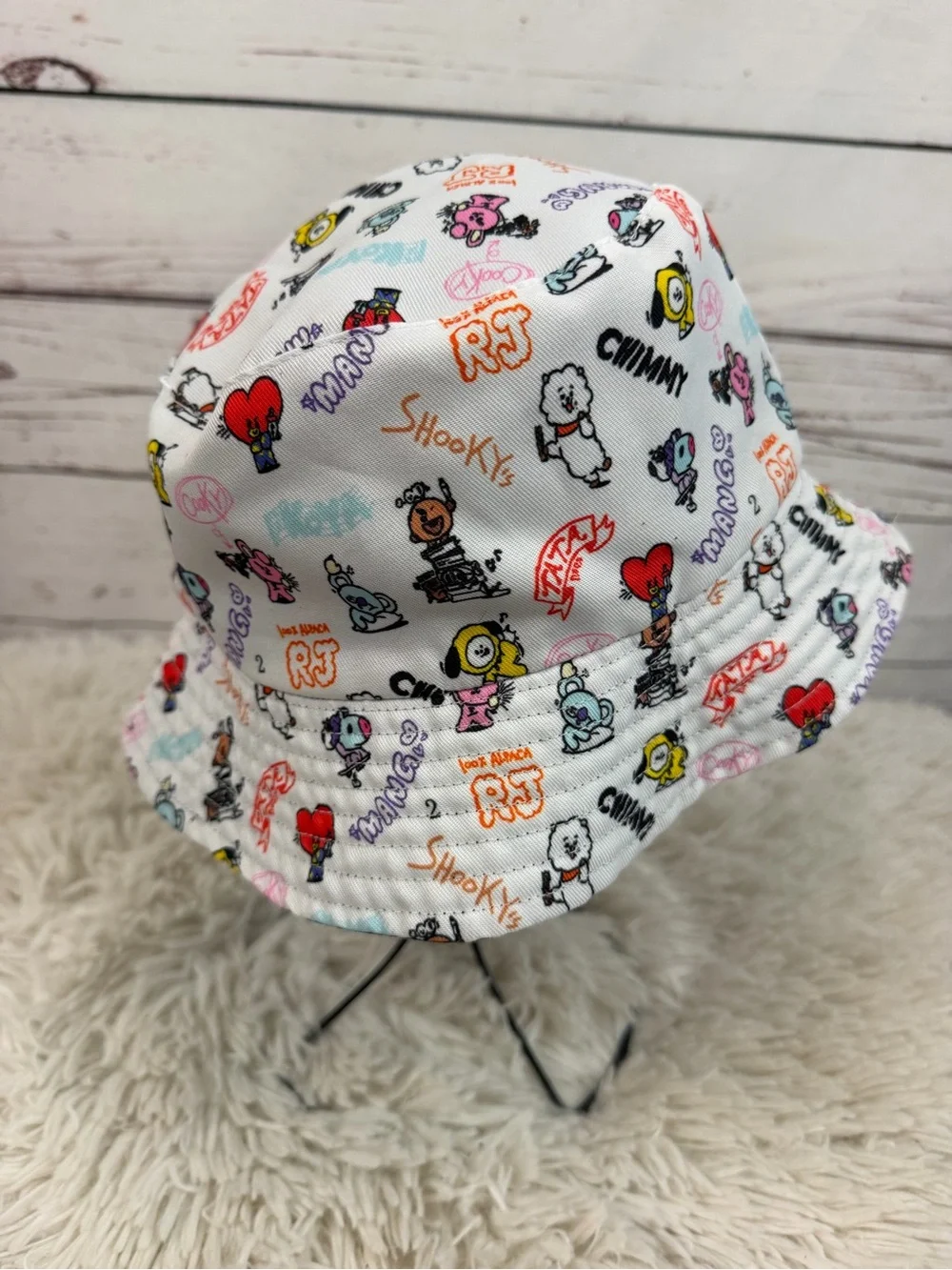 BT21 Line Friends Reversible Bucket Hat White Graffiti All Over Print Excellent